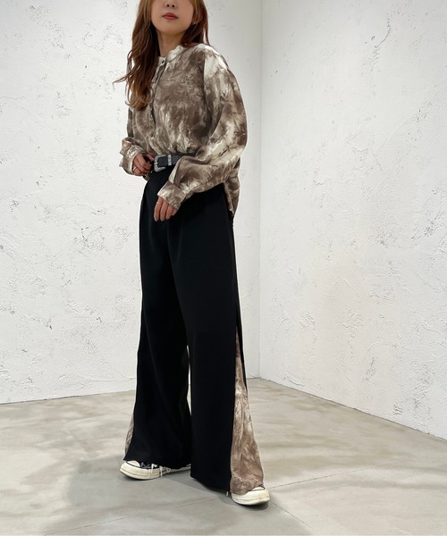 apres jour mignon（アプレジュールミニョン）の「スリット柄見えパンツ【ZOZOTOWN限定アイテム】（その他パンツ・レディース・ブラウン系その他/ブラック系その他・X-LARGE/MEDIUM/SMALL）」の2枚目の写真