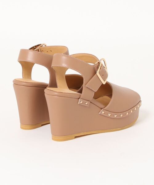 To b. by agnes b.（トゥービーバイアニエスベー）の「WF23 CHAUSSURES プラットフォームサンダル（サンダル・レディース・ベージュ・MEDIUM）」の8枚目の写真