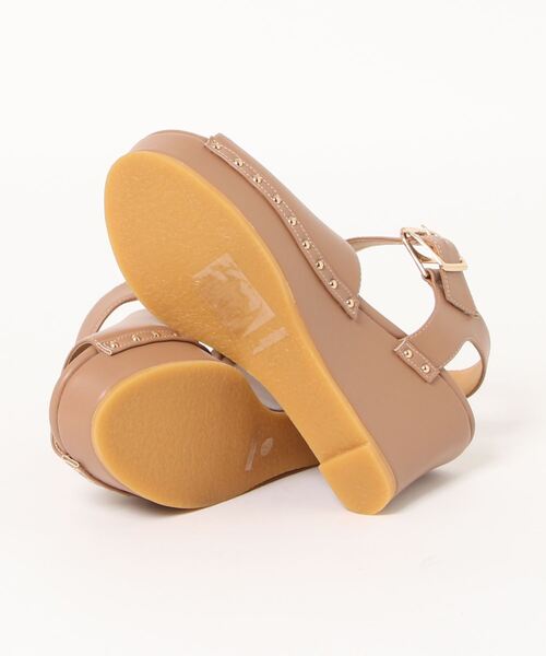To b. by agnes b.（トゥービーバイアニエスベー）の「WF23 CHAUSSURES プラットフォームサンダル（サンダル・レディース・ベージュ・MEDIUM）」の9枚目の写真