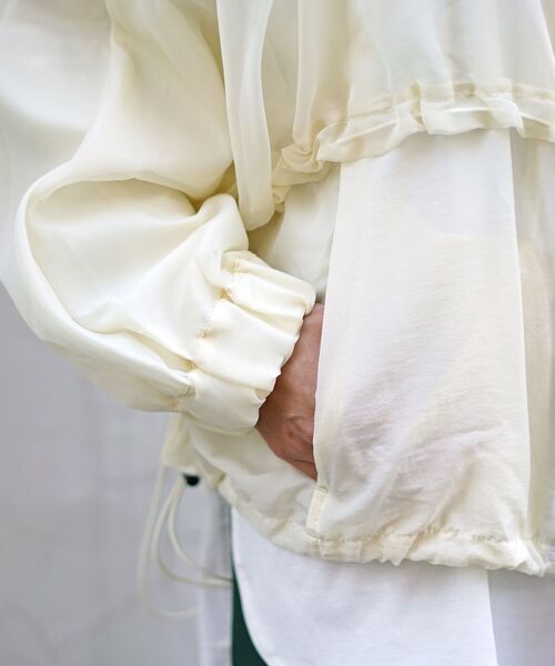 AULA AILA（アウラアイラ）の「AULA AILA（アウラ アイラ）別注レイヤードパーカー（ブルゾン・レディース・アイボリー/ブラック・FREE）」の20枚目の写真