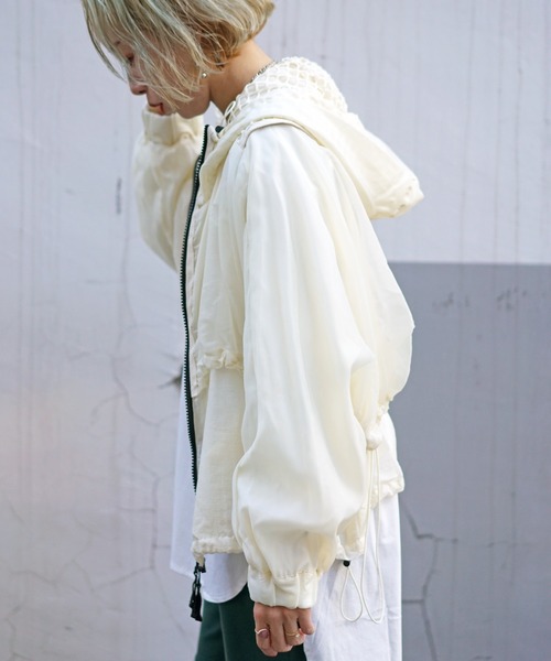 AULA AILA（アウラアイラ）の「AULA AILA（アウラ アイラ）別注レイヤードパーカー（ブルゾン・レディース・アイボリー/ブラック・FREE）」の13枚目の写真
