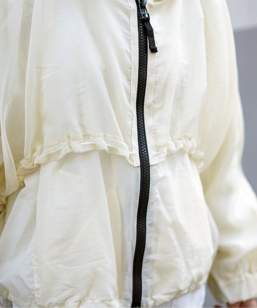 AULA AILA（アウラアイラ）の「AULA AILA（アウラ アイラ）別注レイヤードパーカー（ブルゾン・レディース・アイボリー/ブラック・FREE）」の6枚目の写真