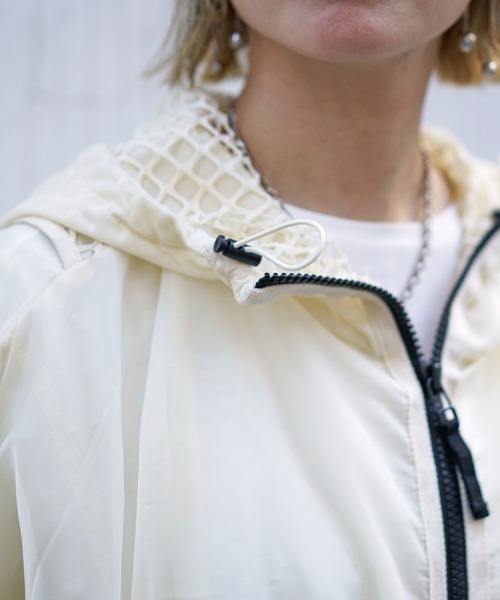 AULA AILA（アウラアイラ）の「AULA AILA（アウラ アイラ）別注レイヤードパーカー（ブルゾン・レディース・アイボリー/ブラック・FREE）」の5枚目の写真