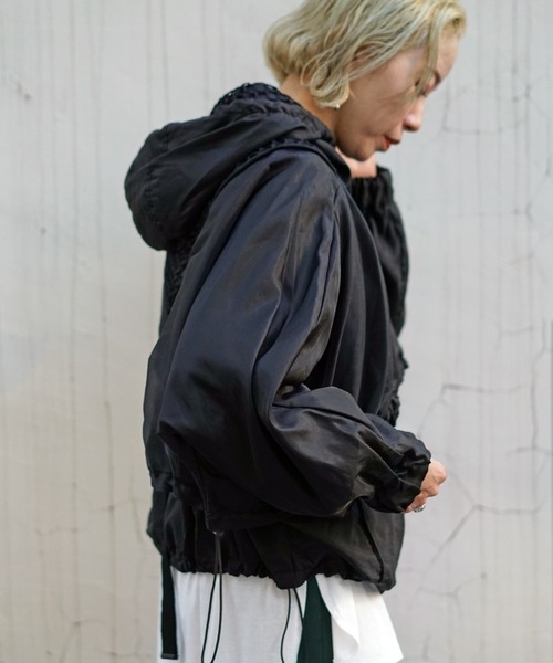 AULA AILA（アウラアイラ）の「AULA AILA（アウラ アイラ）別注レイヤードパーカー（ブルゾン・レディース・アイボリー/ブラック・FREE）」の8枚目の写真