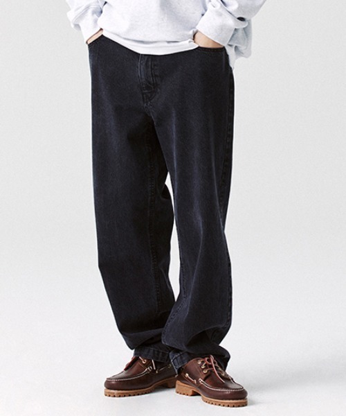 MAHAGRID(マハグリッド)の「【mahagrid】LOOSE FIT DENIM PANT / マハグリッド ルーズフィット デニムパンツ(デニムパンツ・メンズ・ライトブルー/ブラック・LARGE/MEDIUM)」の1枚目の写真