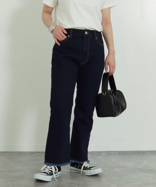 AULI(アウリィ)の「【低身長向けサイズ】フリンジフレアデニムパンツ(デニムパンツ・レディース・ライトブルー/インディゴブルー/ブルー・S/XS/XXS)」の11枚目の写真