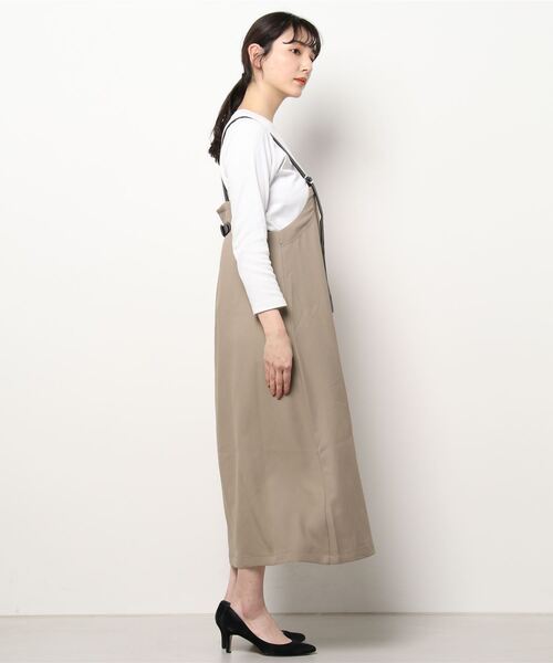 prose verse(プロズヴェール)の「合皮サスバックタックジャンスカ(ジャンパースカート・レディース・モカ/ブラック・MEDIUM)」の3枚目の写真