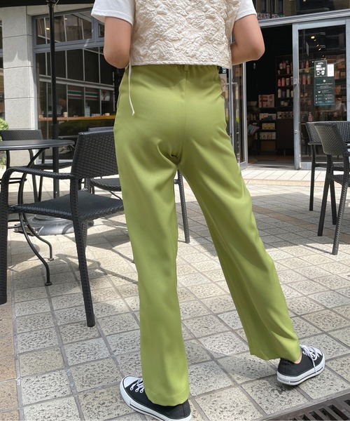 StyleSea(スタイルシー)の「センタータックストレートパンツ(スラックス・レディース・コーラルピンク/グレイッシュベージュ/パープル/ライム・MEDIUM)」の11枚目の写真