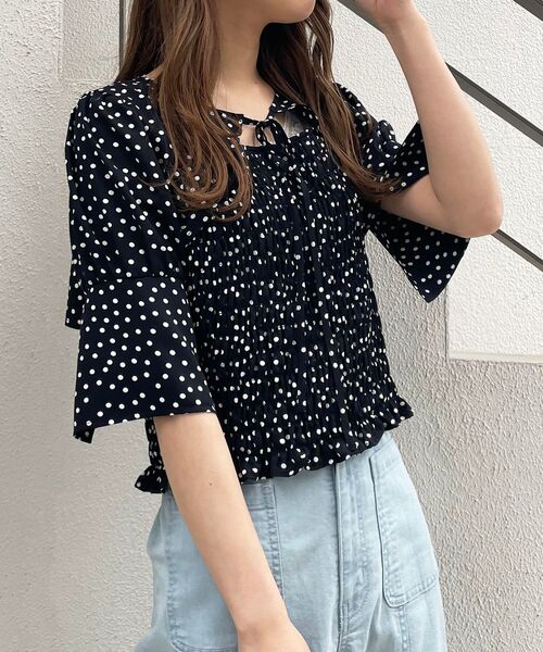 MAJESTIC LEGON(マジェスティックレゴン)の「ショートトップスセットブラウス(シャツ/ブラウス・レディース・イエロー系その他/ホワイト系その他2/ブラック系その他・MEDIUM)」の21枚目の写真