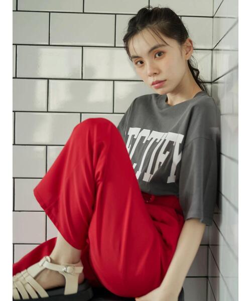 Sugar spoon(シュガースプーン)の「・SUGAR SPOON ビッグカレッジロゴTシャツ(Tシャツ/カットソー・レディース・チャコールグレー/カーキ/ピンク/イエロー・FREE)」の13枚目の写真