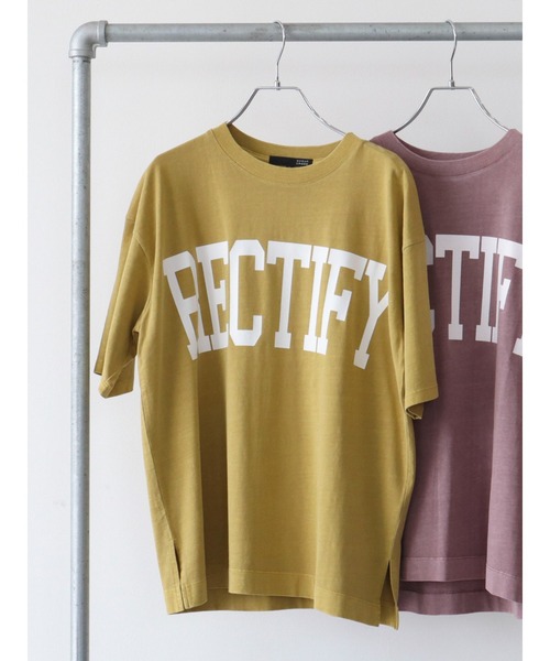 Sugar spoon(シュガースプーン)の「・SUGAR SPOON ビッグカレッジロゴTシャツ(Tシャツ/カットソー・レディース・チャコールグレー/カーキ/ピンク/イエロー・FREE)」の3枚目の写真