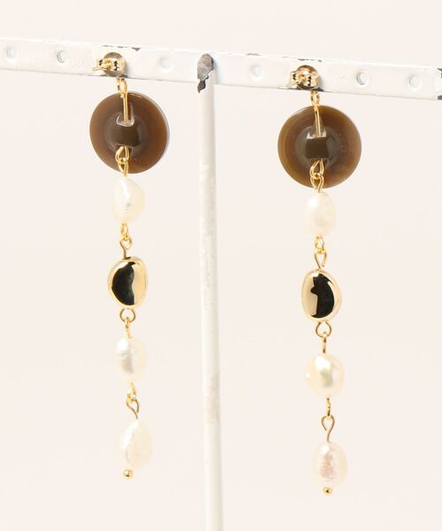 tone(トーン)の「【Astyle】アンティークボタン×パールピアス(MA)(ピアス(両耳用)・レディース・ゴールド・FREE)」の3枚目の写真
