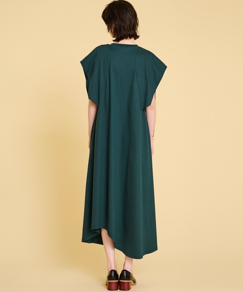 美品 ランバンオンブルー カラーステッチ コクーンカットソーワンピース グリーン LANVIN en Bleu（ランバンオンブルー）の「ケープスリーブカットソー