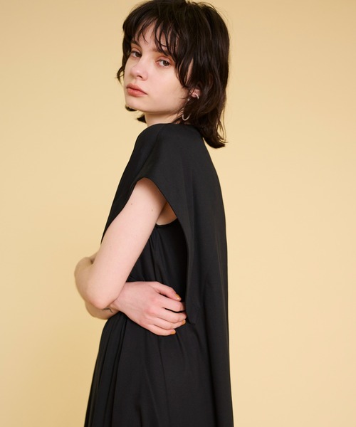 LANVIN en Bleu（ランバンオンブルー）の「ケープスリーブカットソー