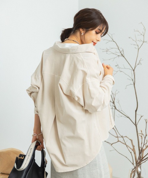 BAYFLOW（ベイフロー）の「カラーコーデュロイシャツ（シャツ/ブラウス・レディース・ベージュ/ブルー/マスタード/モカ/チャコール/ピンク・SMALL/MEDIUM）」の4枚目の写真
