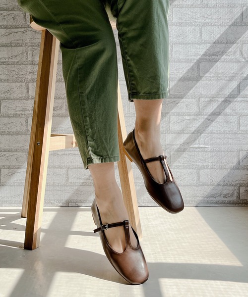 Noubel Voug Relax(ヌーベルヴォーグリラックス)の「Tストラップローヒールパンプス(パンプス・レディース・ブラック/ブラウン/アイボリー・LL/S/M/L)」の3枚目の写真