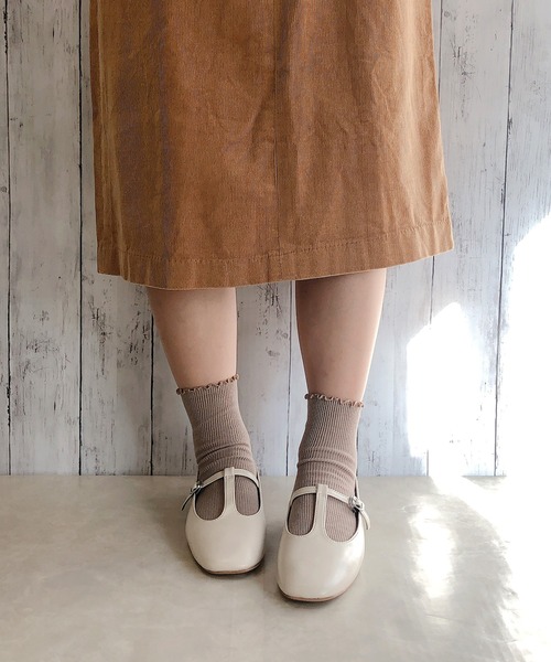 Noubel Voug Relax(ヌーベルヴォーグリラックス)の「Tストラップローヒールパンプス(パンプス・レディース・ブラック/ブラウン/アイボリー・LL/S/M/L)」の4枚目の写真