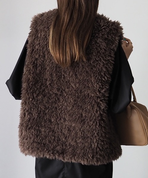 Riberry(リベリー)の「エコファーベスト(ベスト・レディース・ブラック/ベージュ/ブラウン/アイボリー/ピンク・MEDIUM)」の9枚目の写真