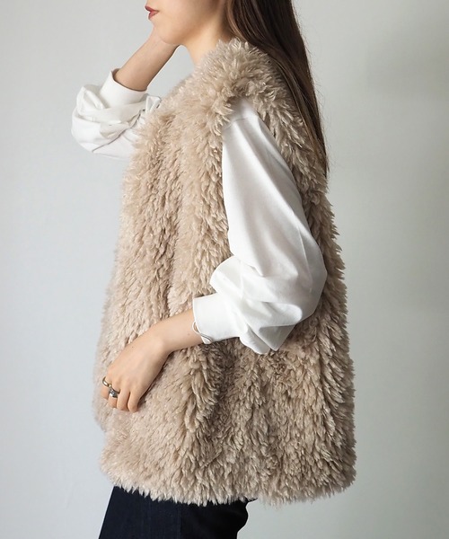 Riberry(リベリー)の「エコファーベスト(ベスト・レディース・ブラック/ベージュ/ブラウン/アイボリー/ピンク・MEDIUM)」の12枚目の写真