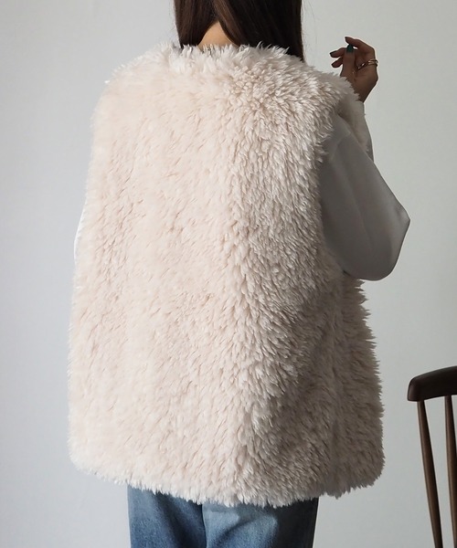 Riberry(リベリー)の「エコファーベスト(ベスト・レディース・ブラック/ベージュ/ブラウン/アイボリー/ピンク・MEDIUM)」の17枚目の写真