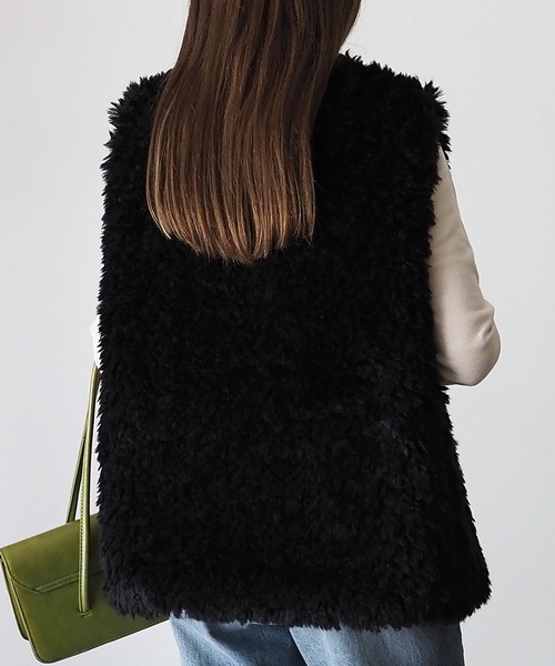 Riberry(リベリー)の「エコファーベスト(ベスト・レディース・ブラック/ベージュ/ブラウン/アイボリー/ピンク・MEDIUM)」の21枚目の写真