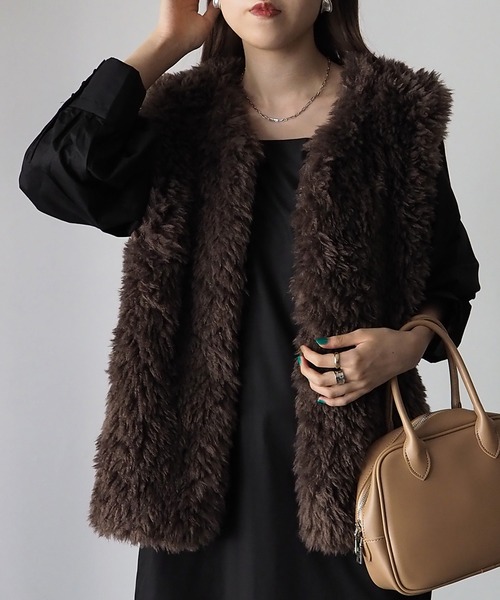 Riberry(リベリー)の「エコファーベスト(ベスト・レディース・ブラック/ベージュ/ブラウン/アイボリー/ピンク・MEDIUM)」の6枚目の写真