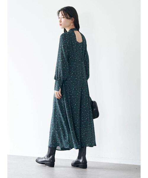 earth music&ecology(アースミュージックアンドエコロジー)の「ビンテージフラワーバックシャンワンピース(ワンピース・レディース・ブラック/ネイビー/マスタード・FREE)」の21枚目の写真