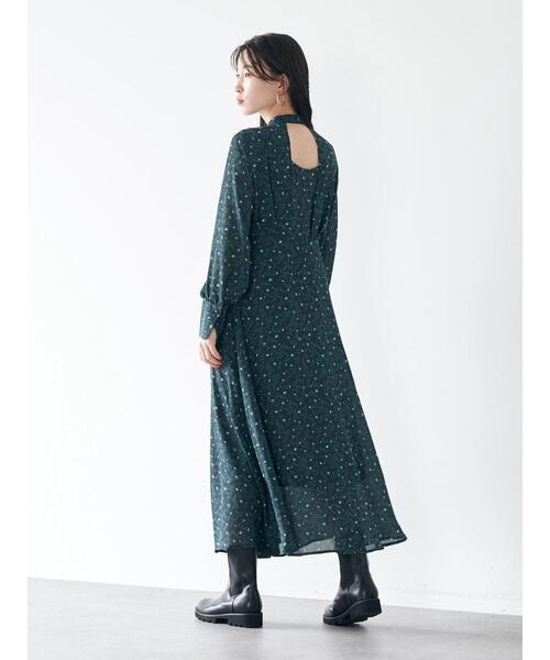 earth music&ecology(アースミュージックアンドエコロジー)の「ビンテージフラワーバックシャンワンピース(ワンピース・レディース・ブラック/ネイビー/マスタード・FREE)」の18枚目の写真