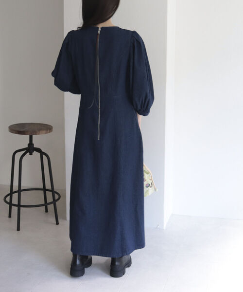 fredy emue（フレディエミュ）の「袖ボリュームデニムワンピース（ワンピース・レディース・ネイビー/ブラック・38）」の8枚目の写真