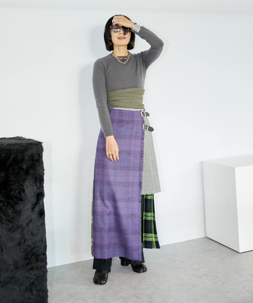 O'NEIL パープルネイビーとホワイトのチェックプリーツスカート O'NEIL