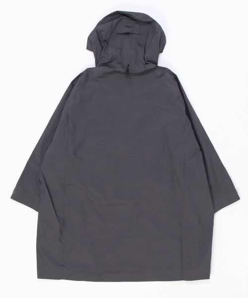 Snow Peak（スノーピーク）の「2.5L Rain Poncho（ポンチョ・メンズ・グレー/ブラック・1/2）」の3枚目の写真