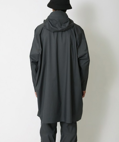Snow Peak（スノーピーク）の「2.5L Rain Poncho（ポンチョ・メンズ・グレー/ブラック・1/2）」の19枚目の写真