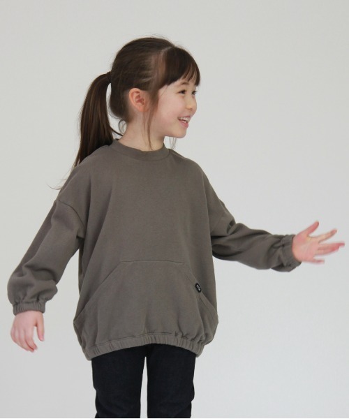 FITH（フィス）の「エアリー裏毛 長袖 オーバー スウェット（スウェット・キッズ・ホワイト/ブラック/グリーン/グレー・110/90/80/100/120）」の3枚目の写真