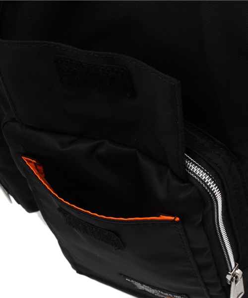 VENCEEXCHANGE(ヴァンスエクスチェンジ)の「ALPHAアルファ ソフトツイルフラップBAG (バックパック/リュック・メンズ・ブラック・FREE)」の6枚目の写真