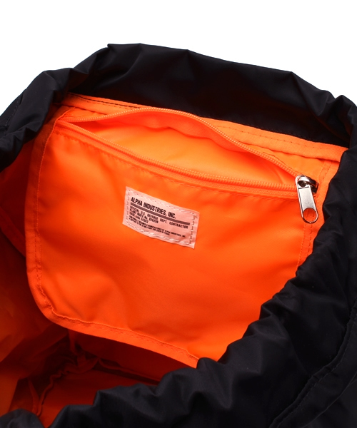 VENCEEXCHANGE(ヴァンスエクスチェンジ)の「ALPHAアルファ ソフトツイルフラップBAG (バックパック/リュック・メンズ・ブラック・FREE)」の9枚目の写真
