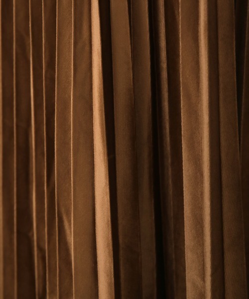 Bou Jeloud（ブージュルード）の「起毛プリーツロングスカート（スカート・レディース・ブラウン/チャコールグレー/オフホワイト・38）」の7枚目の写真