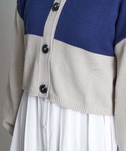 A de a.v.v（アードアー・ヴェ・ヴェ）の「バイカラーカーディガン（カーディガン/ボレロ・レディース・ブラック/ベージュ・38/36）」の4枚目の写真