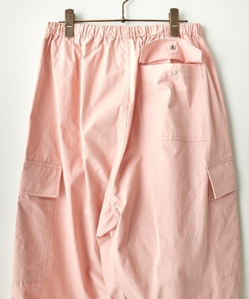 JEANS FACTORY Clothes（ジーンズファクトリークローズ）の「【MORE 6月号掲載】[Jeans Factory Clothes/ジーンズファクトリークローズ] ワイドカーゴパンツ（カーゴパンツ・レディース・ピンク/カーキ/ライトグレー/ブラック・F）」の6枚目の写真