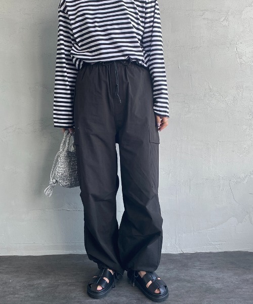 JEANS FACTORY Clothes（ジーンズファクトリークローズ）の「【MORE 6月号掲載】[Jeans Factory Clothes/ジーンズファクトリークローズ] ワイドカーゴパンツ（カーゴパンツ・レディース・ピンク/カーキ/ライトグレー/ブラック・F）」の16枚目の写真