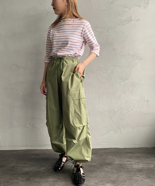 JEANS FACTORY Clothes（ジーンズファクトリークローズ）の「【MORE 6月号掲載】[Jeans Factory Clothes/ジーンズファクトリークローズ] ワイドカーゴパンツ（カーゴパンツ・レディース・ピンク/カーキ/ライトグレー/ブラック・F）」の11枚目の写真