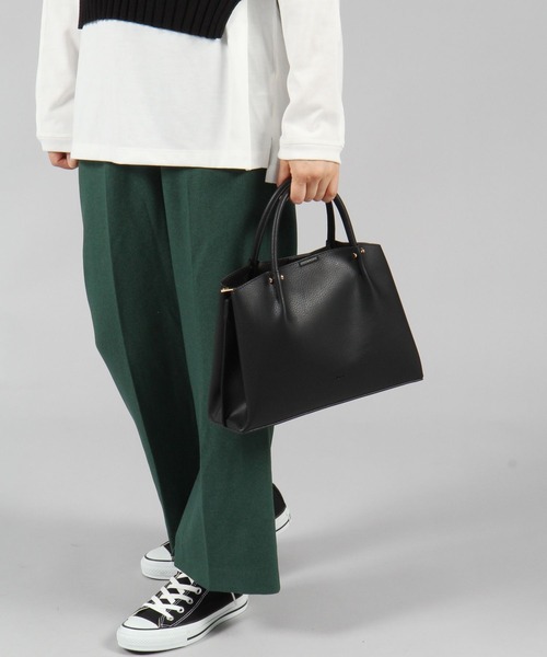 Elura（エルーラ）の「リュクスエアリーショルダー（ショルダーバッグ・レディース・ベージュ・ONE SIZE）」の2枚目の写真