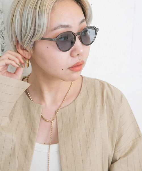 KBF(ケイビーエフ)の「ボストンフレームサングラス(メガネ・レディース・ブラック系その他/グレー系その他・ONE)」の2枚目の写真