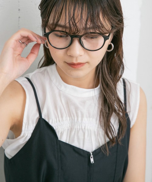 KBF(ケイビーエフ)の「ボストンフレームサングラス(メガネ・レディース・ブラック系その他/グレー系その他・ONE)」の4枚目の写真