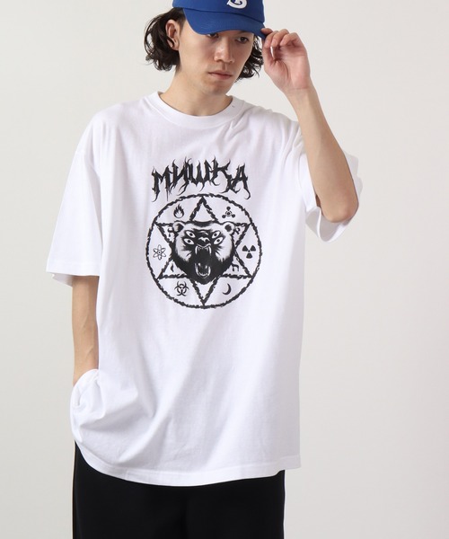 MISHKA（ミシカ）の「MISHKA プリント 半袖Tシャツ（Tシャツ/カットソー・メンズ・ブラック系その他3/ブラック系その他/ライトイエロー/ホワイト系その他6/ブラック系その他7/ライトパープル/ピンク/ホワイト/アクア/ブラック系その他4/ブラック系その他6/ライトオリーブ/ブラック系/ホワイト系その他/ブラック系その他5/ブラック/ホワイト系その他2/ホワイト系その他3/ホワイト系その他7/ホワイト系その他4/ブラック系その他2/ホワイト系その他5/パープル系その他/オレンジ/ピンク系その他/ライトグリーン/ブラック系1/ホワイト系・L/XL/M/2XL/S）」の3枚目の写真