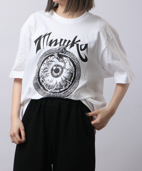 MISHKA（ミシカ）の「MISHKA プリント 半袖Tシャツ（Tシャツ/カットソー・メンズ・ブラック系その他3/ブラック系その他/ライトイエロー/ホワイト系その他6/ブラック系その他7/ライトパープル/ピンク/ホワイト/アクア/ブラック系その他4/ブラック系その他6/ライトオリーブ/ブラック系/ホワイト系その他/ブラック系その他5/ブラック/ホワイト系その他2/ホワイト系その他3/ホワイト系その他7/ホワイト系その他4/ブラック系その他2/ホワイト系その他5/パープル系その他/オレンジ/ピンク系その他/ライトグリーン/ブラック系1/ホワイト系・L/XL/M/2XL/S）」の6枚目の写真