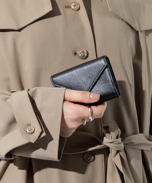 GUIONNET（ギオネ）の「ギオネ 本革 名刺入れ マルチパーパス ケース ラルグニス ギフトBOX GUIONNET LEATHER MULTI PURPOSE CASE RELGNIS（名刺入れ・メンズ・ブラウン/グレイッシュベージュ/ブラック/ゴールド/シルバー/グリーン/ブルー/ピンク/ブラック系/シルバー系/ベージュ系その他/ブラウン系/ゴールド系その他2・FREE）」の3枚目の写真