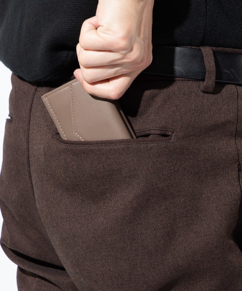 GUIONNET（ギオネ）の「ギオネ 本革 名刺入れ マルチパーパス ケース ラルグニス ギフトBOX GUIONNET LEATHER MULTI PURPOSE CASE RELGNIS（名刺入れ・メンズ・ブラウン/グレイッシュベージュ/ブラック/ゴールド/シルバー/グリーン/ブルー/ピンク/ブラック系/シルバー系/ベージュ系その他/ブラウン系/ゴールド系その他2・FREE）」の5枚目の写真