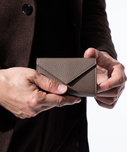 GUIONNET（ギオネ）の「ギオネ 本革 名刺入れ マルチパーパス ケース ラルグニス ギフトBOX GUIONNET LEATHER MULTI PURPOSE CASE RELGNIS（名刺入れ・メンズ・ブラウン/グレイッシュベージュ/ブラック/ゴールド/シルバー/グリーン/ブルー/ピンク/ブラック系/シルバー系/ベージュ系その他/ブラウン系/ゴールド系その他2・FREE）」の4枚目の写真