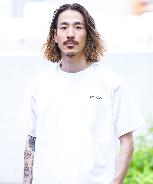 RVCA(ルーカ)の「RVCA メンズ 【SURF】 BALANCE INSTITUTE TEE Tシャツ【2023年夏モデル】/ルーカ半袖ラッシュガード(水着)(ラッシュガード・メンズ・ホワイト/ブラック/ブラックミックス・SMALL/MEDIUM/LARGE/X-LARGE)」の2枚目の写真