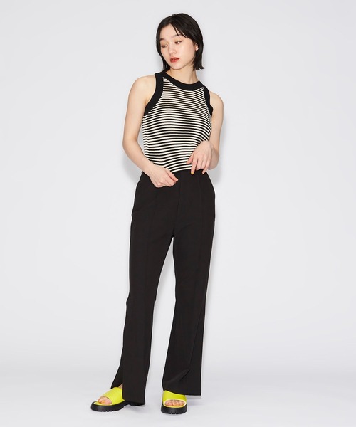 FOREVER 21(フォーエバー トゥエンティーワン)の「センタープレススリットパンツ(その他パンツ・レディース・ブラック/グリーン系その他2・MEDIUM/SMALL)」の4枚目の写真